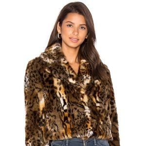 The Boxy Crop Faux Fur Jacket in Le Tigre Leopard